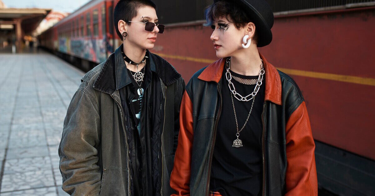 10 Must-Have Streetwear Pieces for a Modern Urban Look